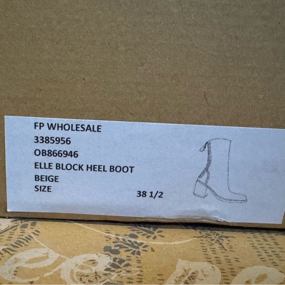 Free People Cream Heeled Boots, size 8.5, new in box - Picture 3 of 3